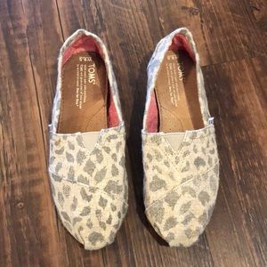 Animal print TOMS